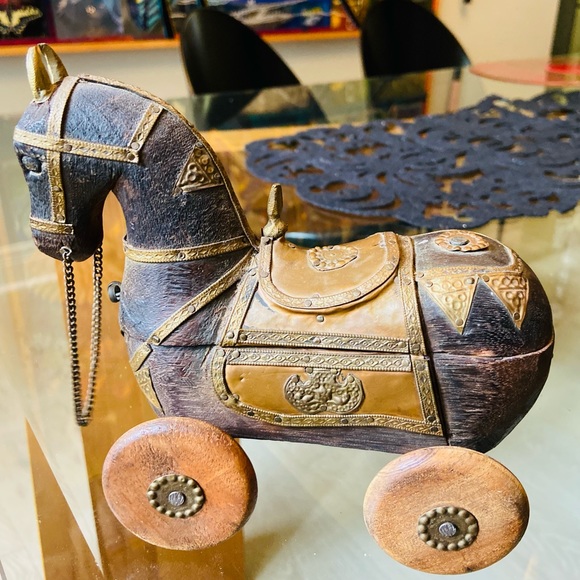 SALE! Antique Rajasthani wood carved Marwari war or wedding horse - Picture 8 of 13